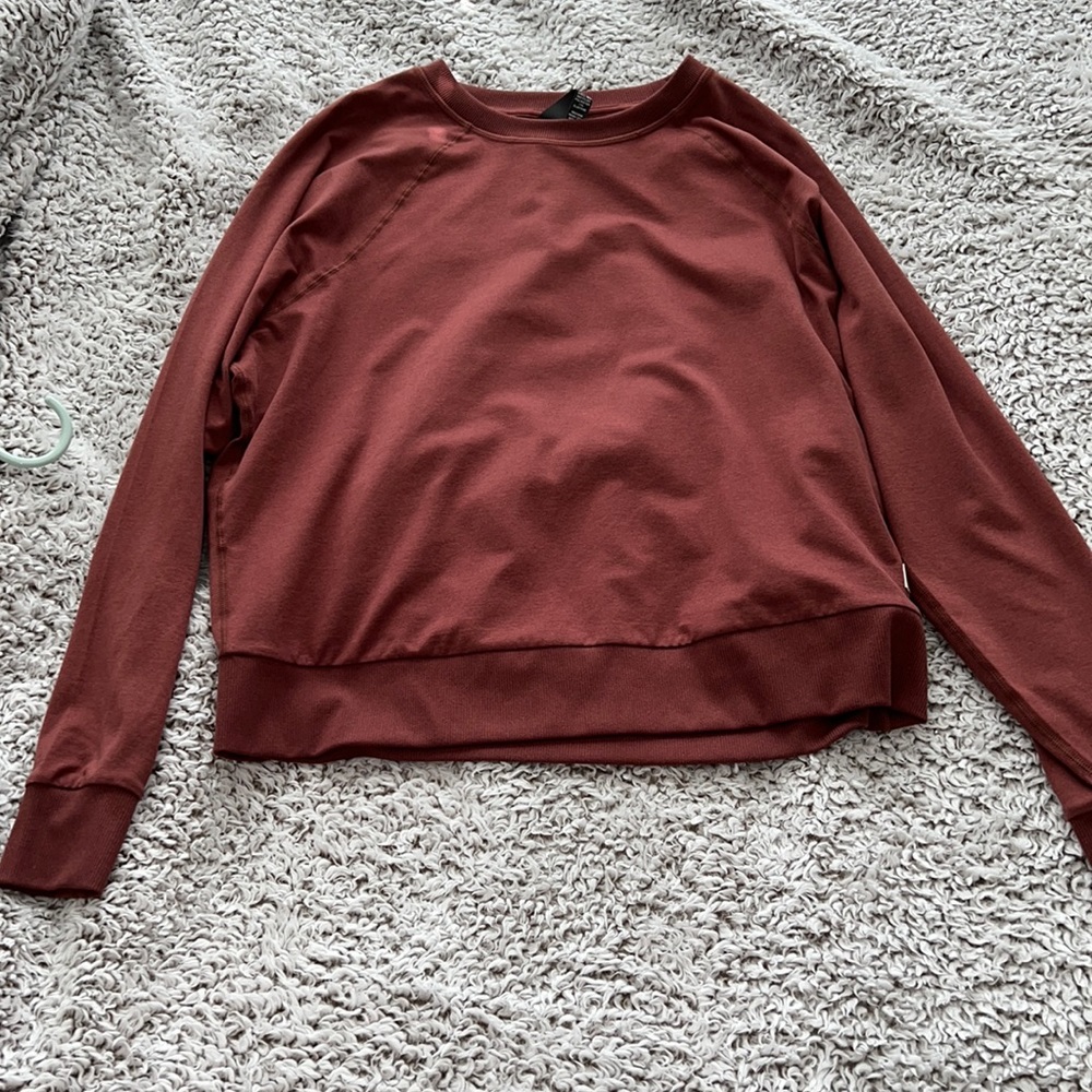 Vuori Clothing Crew Neck